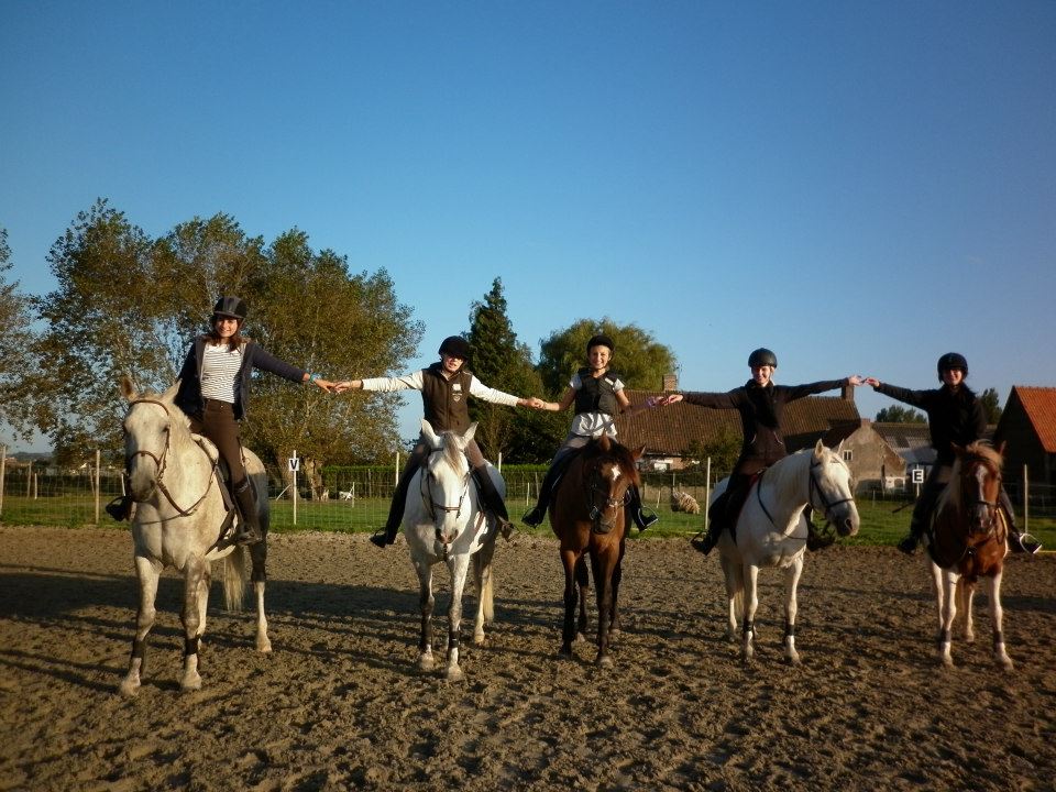 chloé ,amandine, elise, leonie, coline